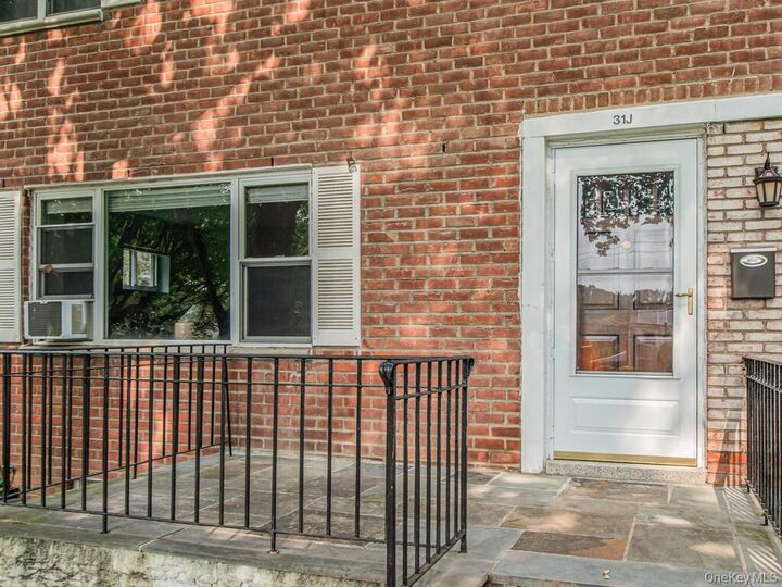 Property Photo: 121 N Broadway 31J NY 10603