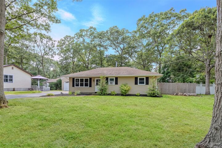 Property Photo:  40 Lafayette  NY 11950 