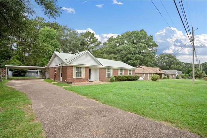Property Photo: 1671 Ranch House Drive AL 36575