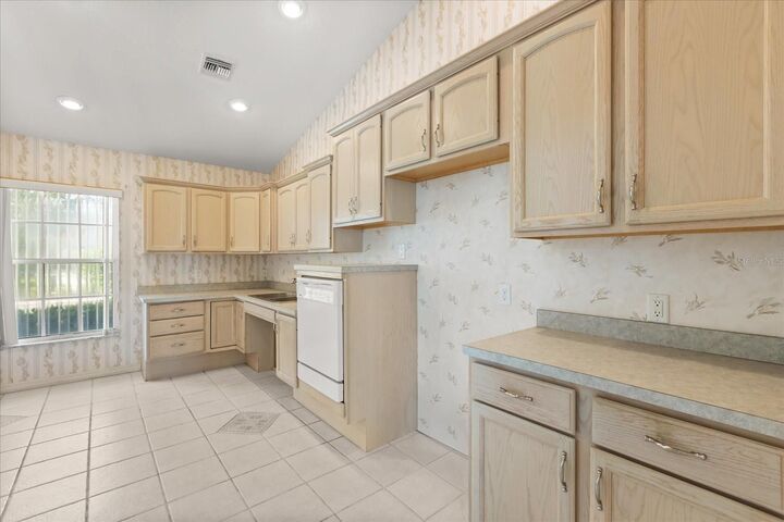 Property Photo: 2135 Woodbury Boulevard FL 33810