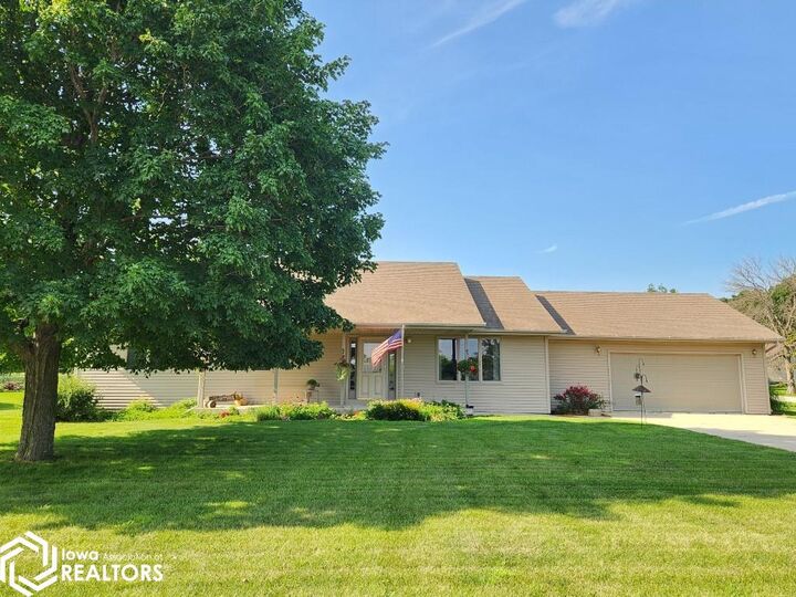 Property Photo:  712 Bison Drive  IA 50458 