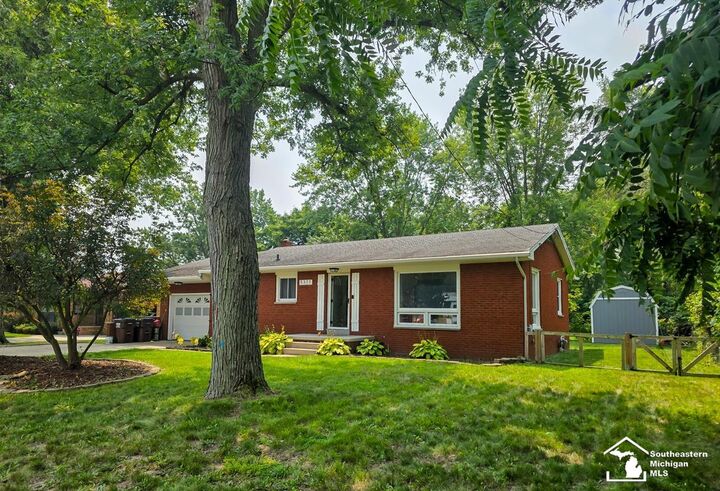 Property Photo: 5311 Aimy Drive MI 48161