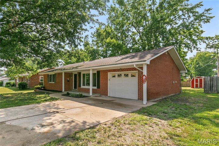 Property Photo:  613 2nd Street  MO 63383 
