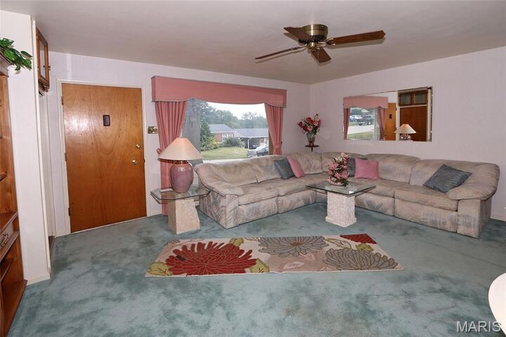 Property Photo: 4840 Blackhawk Drive MO 63123