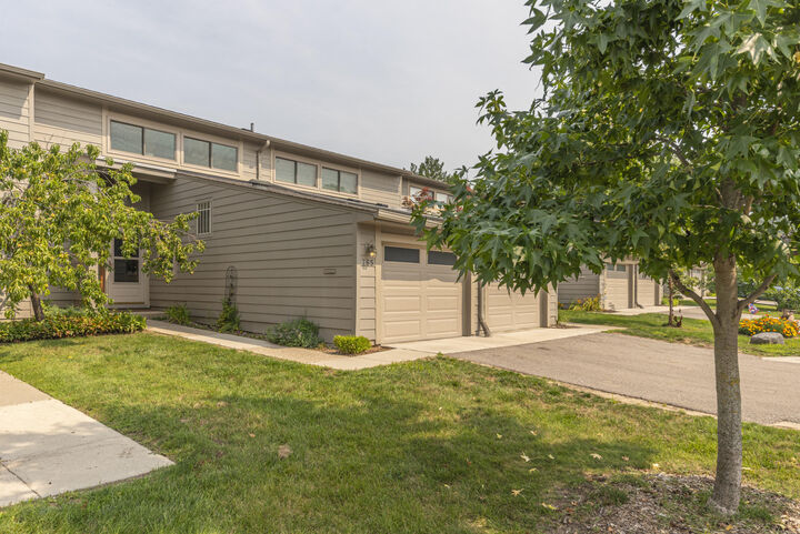 765 Peninsula Court  Ann Arbor MI 48105 photo