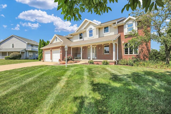 Property Photo: 2806 Pine Valley Drive IL 61822