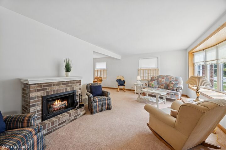 Property Photo: 1803 Balmoral Avenue IL 60154