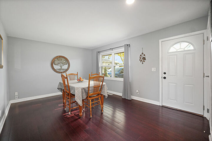 Property Photo:  408 Beebe Court  IL 60107 