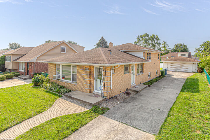 Property Photo: 4533 W 99th Place IL 60453
