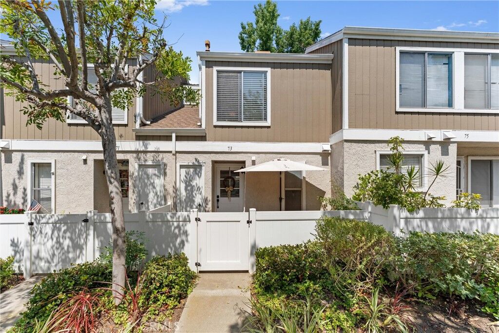 Property Photo:  73 Abbeywood Lane  CA 92656 