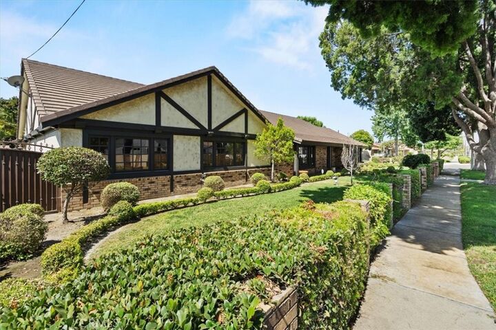 8560 Cherokee Drive  Downey CA 90241 photo