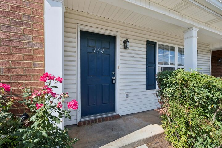 Property Photo:  354 Arapaho Dr  TN 37128 