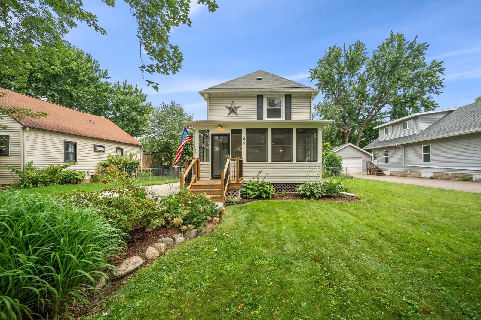 Property Photo:  705 Spruce Street  MN 55024 
