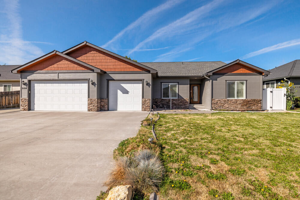 Property Photo: 6404 Ventura Drive OR 97603