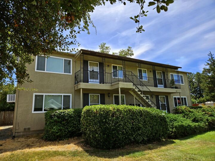 Property Photo:  350 Alder Street  OR 97502 