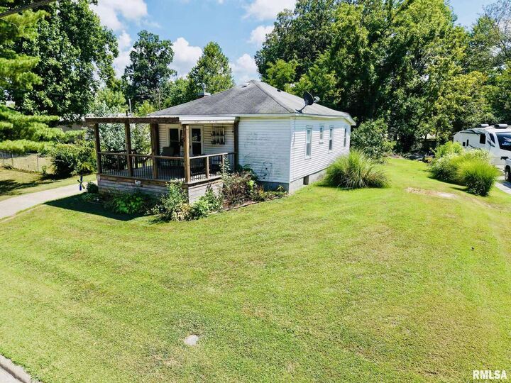 Property Photo: 1104 W Webster Street IL 62812