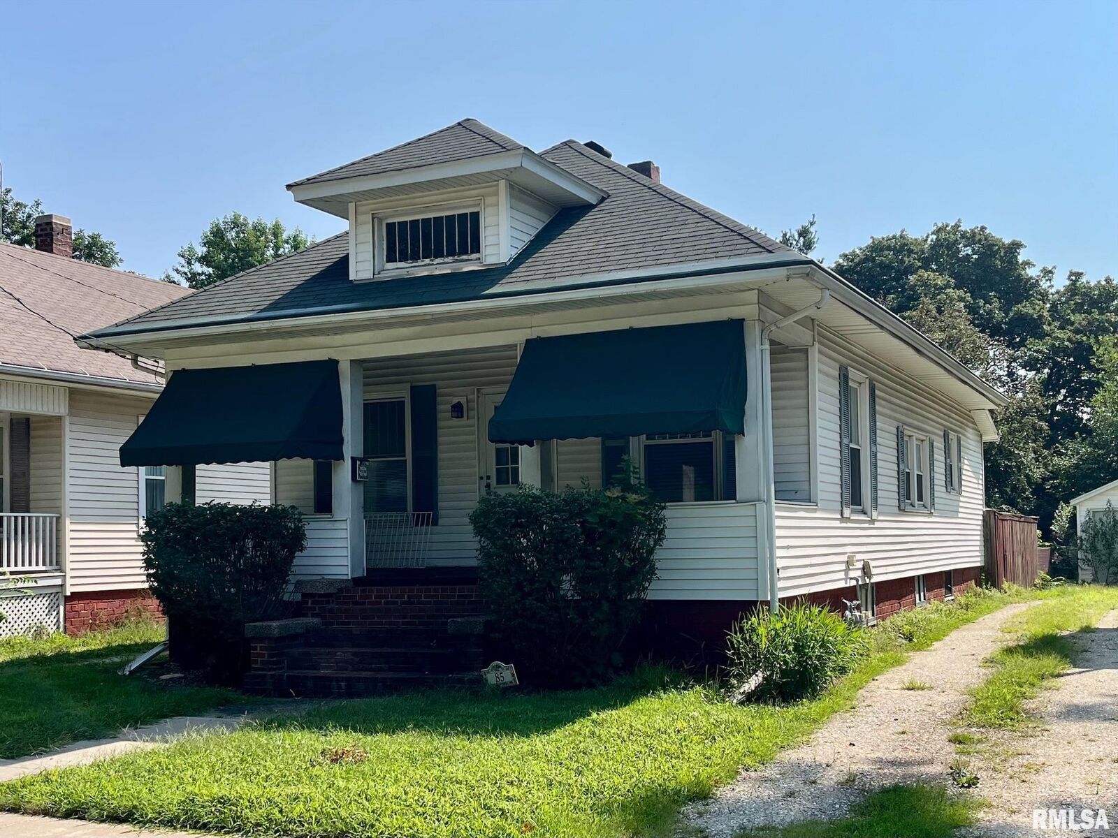 Property Photo: 85 Phillips Street IL 61401