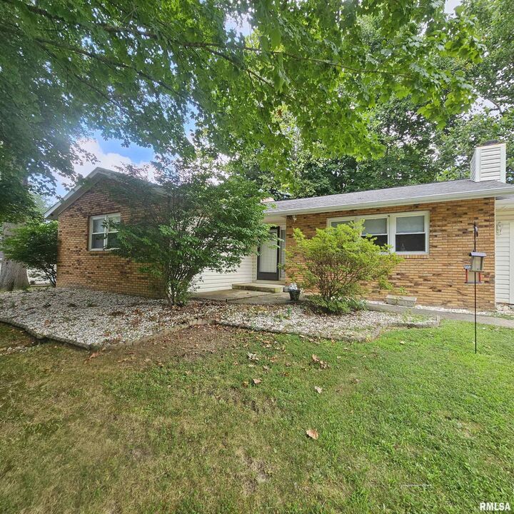 1011 Blueberry Hill Avenue  Mt Vernon IL 62864 photo