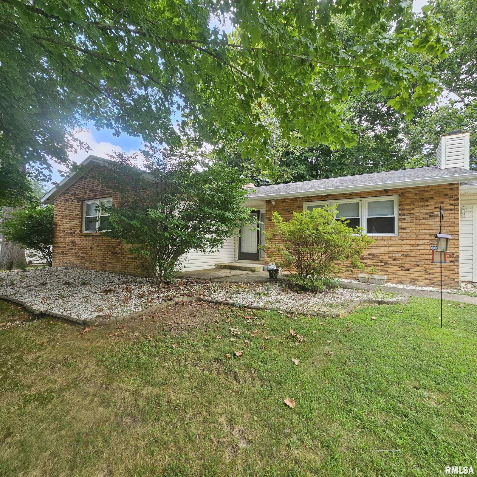 Property Photo: 1011 Blueberry Hill Avenue IL 62864
