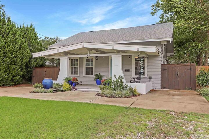 1618 E Lee St  Pensacola FL 32503 photo