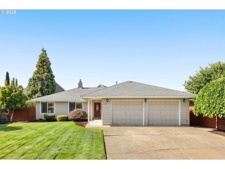 Property Photo:  1775 NE Carole Ct  OR 97124 