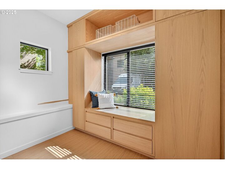 Property Photo:  2144 NW 16th Ave  OR 97209 