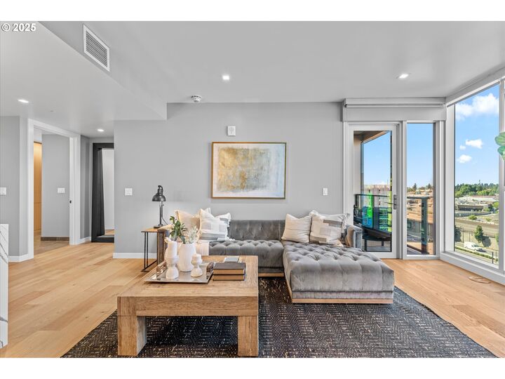 Property Photo: 590 Waterfront Way 700 WA 98660