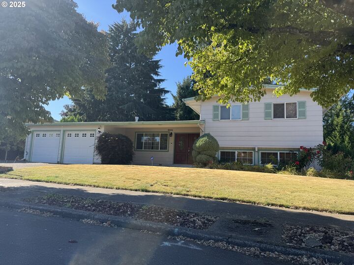 Property Photo: 13529 NE Beech St OR 97230