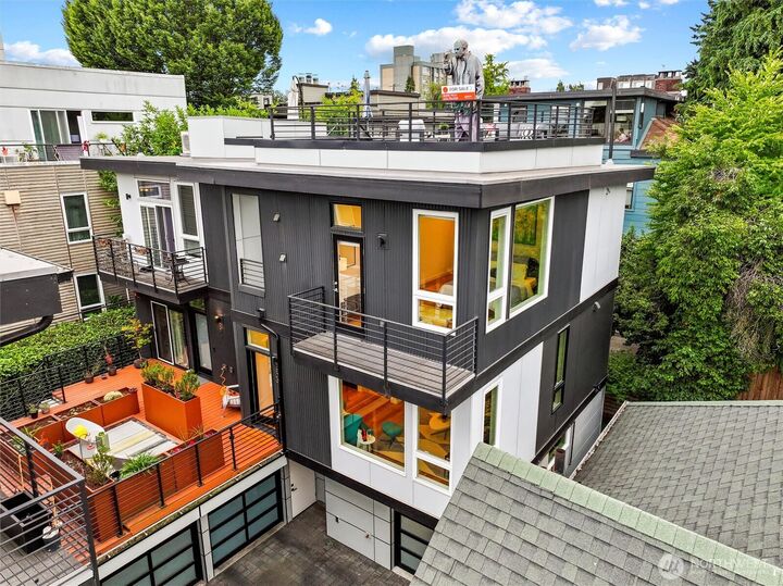 609  15th Avenue E  Seattle WA 98112 photo