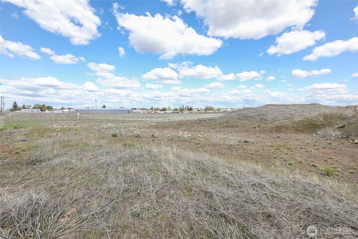 Property Photo:  1700 S Craig Road  WA 99001 