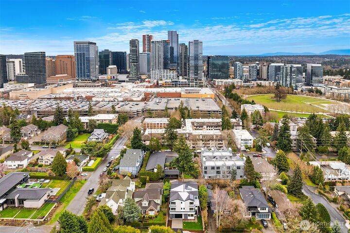 Property Photo: 422 98th Avenue NE WA 98004