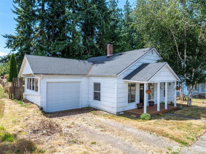 Property Photo: 413 W 4th Avenue WA 98572