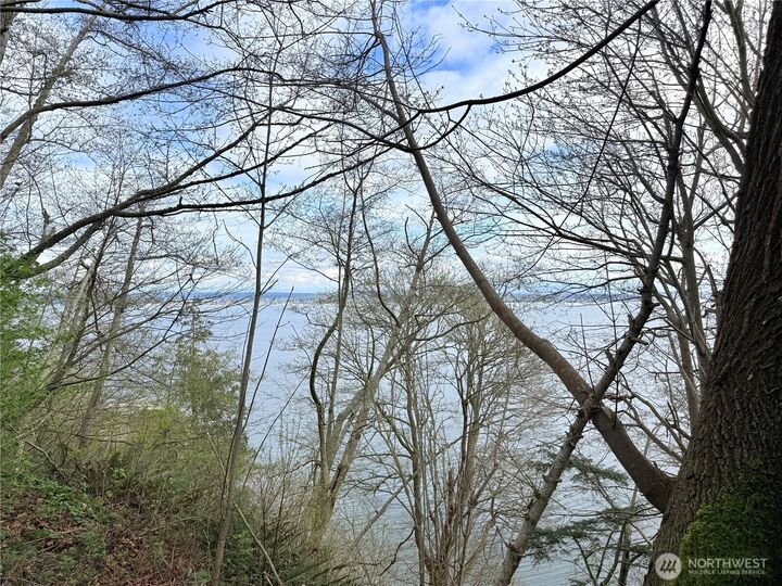 Property Photo:  32 K  Beach Way  WA 98206 