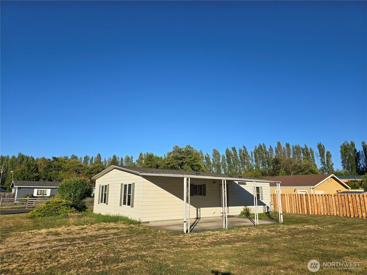Property Photo: 240 Serpentine Avenue WA 98382