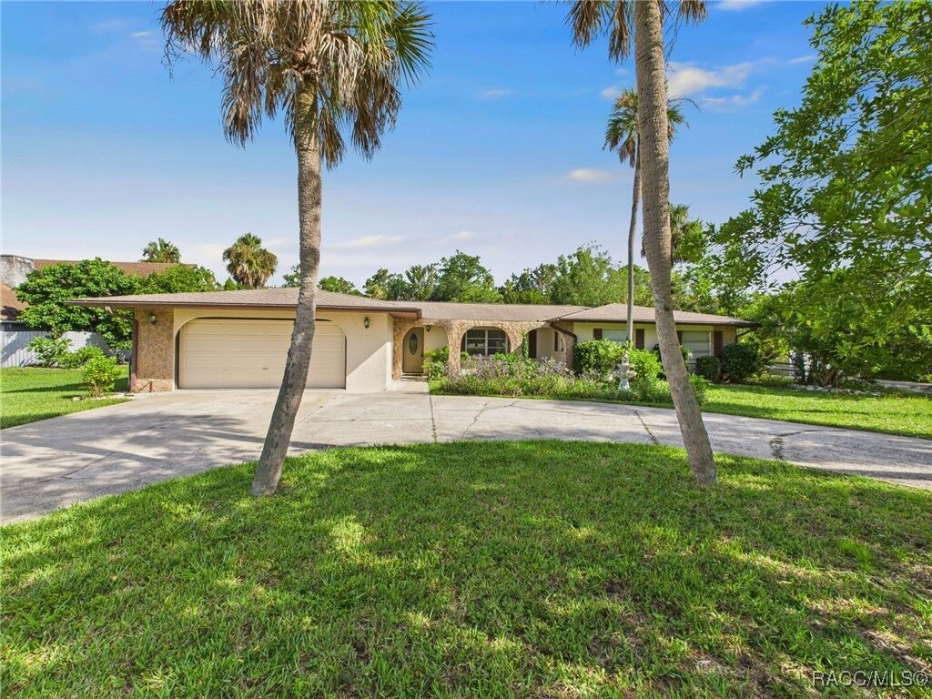 Property Photo:  10125 W Halls River Road  FL 34448 