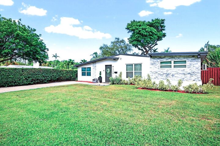 1708 NE 16th Terrace  Fort Lauderdale FL 33305 photo