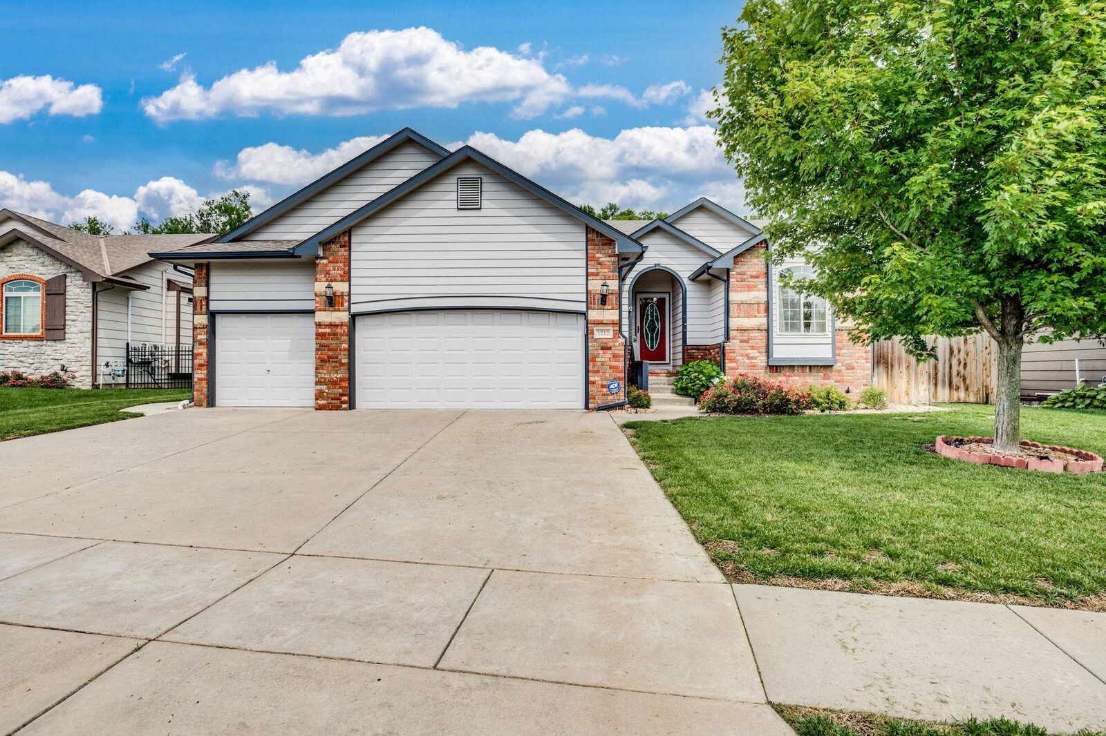 Property Photo:  1212 N High Park Dr  KS 67037 