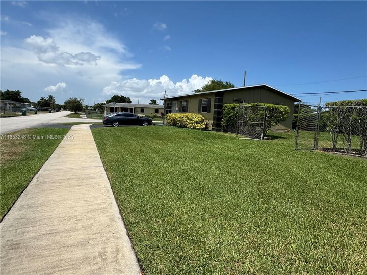 Property Photo:  14961 Buchanan St  FL 33176 