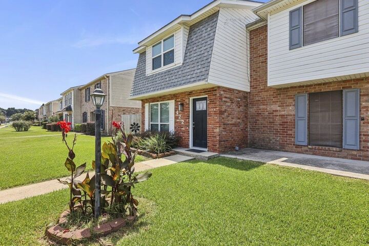 Property Photo:  422 Georgetown St  TX 77707 