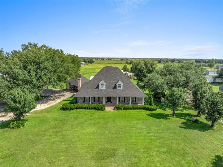 Property Photo: 1467 Hwy 384 LA 70607