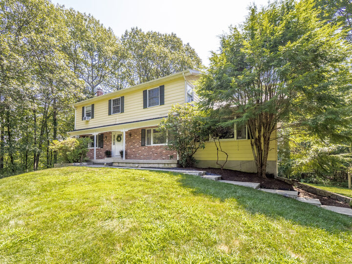 Property Photo: 31 Carriage House Drive CT 06810
