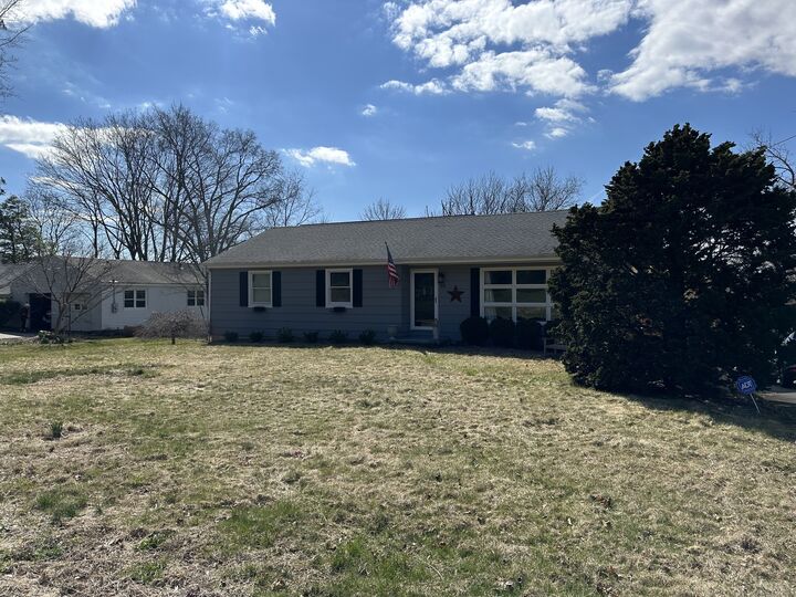 Property Photo:  55 Windmill Hill Road  CT 06405 