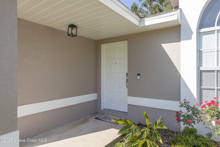 Property Photo:  366 Haverford Lane NE  FL 32907 
