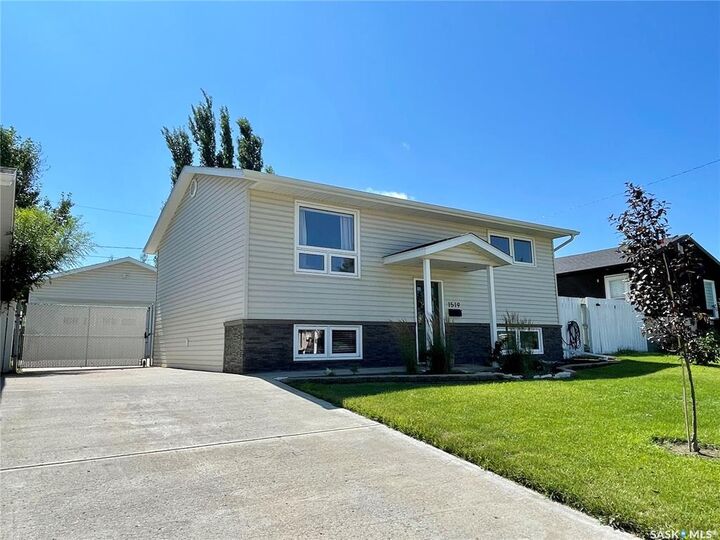 1519 Grandview Street W  Moose Jaw SK S6H 6R4 photo