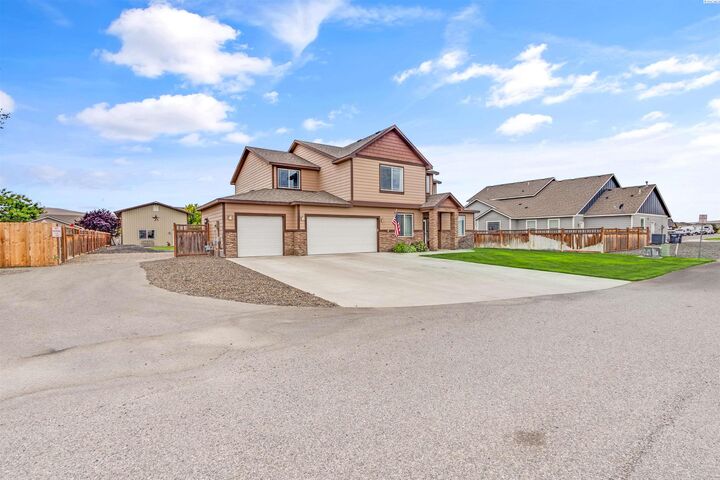 Property Photo: 6575 Agate Ct WA 99353
