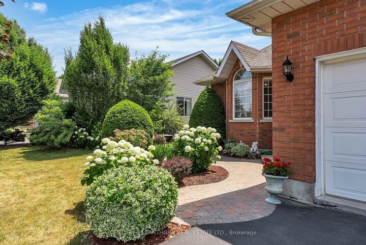Photo de la propriété:  5 Finch Drive  ON K8P 5N4 