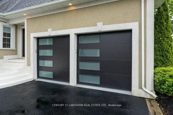 Photo de la propriété:  62 Davey Crescent  ON K7N 1X7 