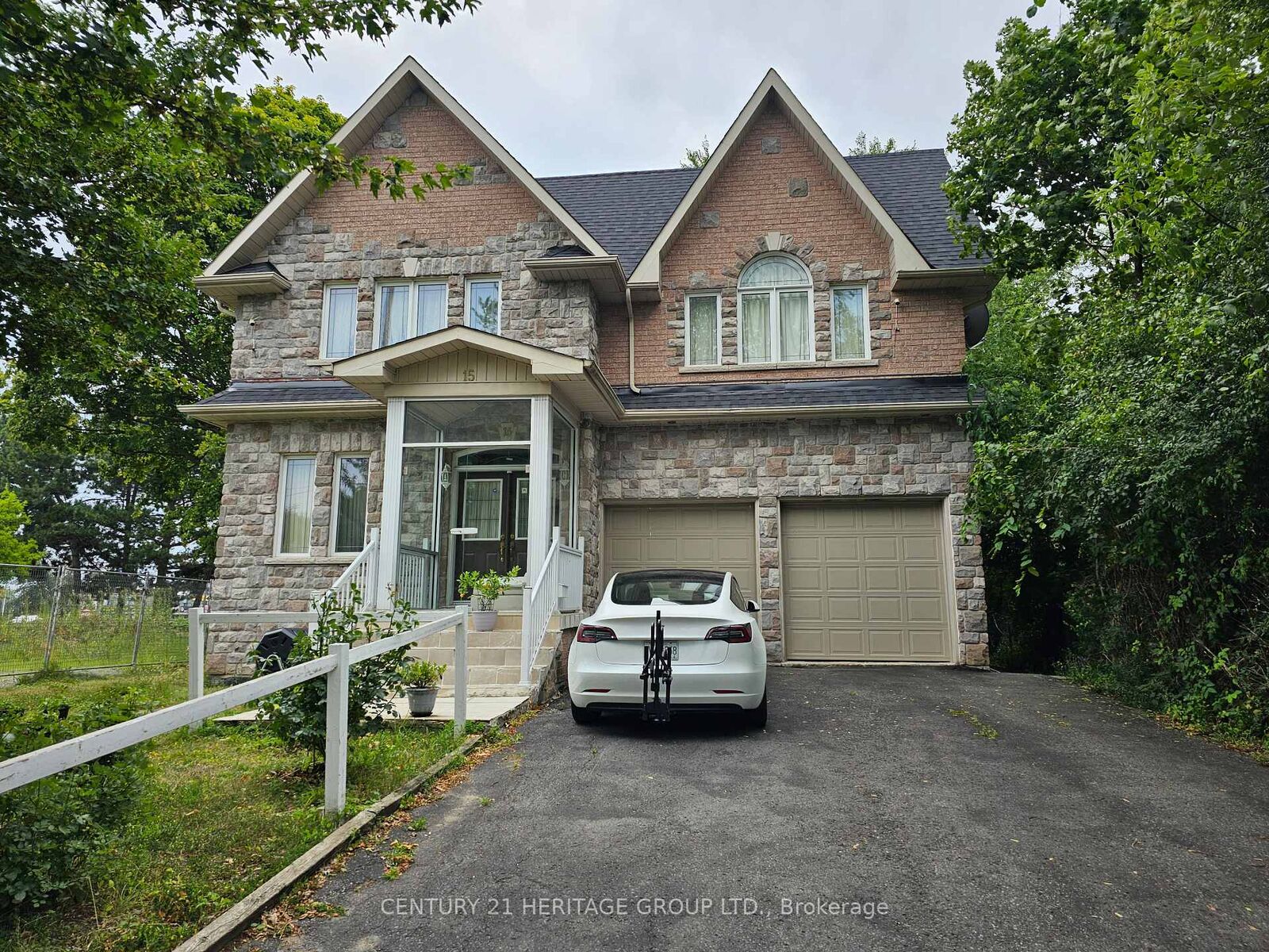 Photo de la propriété:  15 Pleasant Avenue Bsmt  ON M2M 1L8 