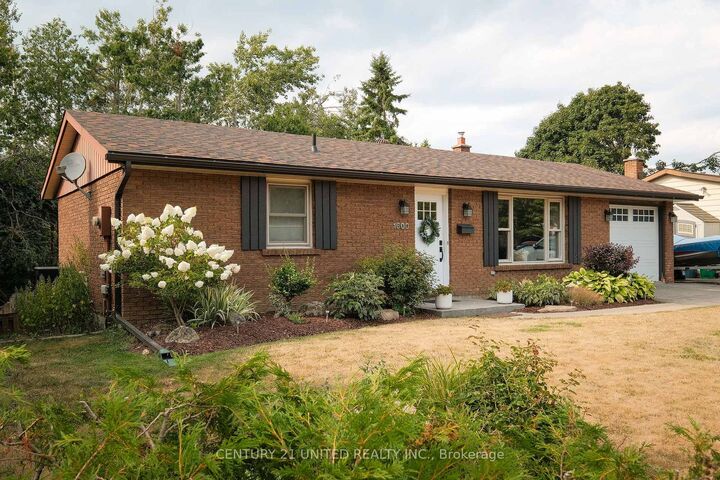Property Photo:  1600 Redwood Drive  ON K9K 1B4 