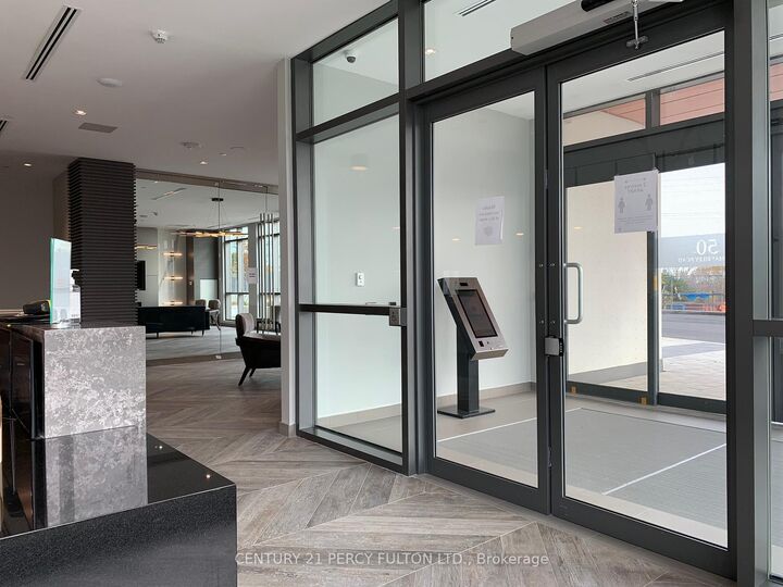 Photo de la propriété: 50 Thomas Riley Drive 415 ON M9B 0C5